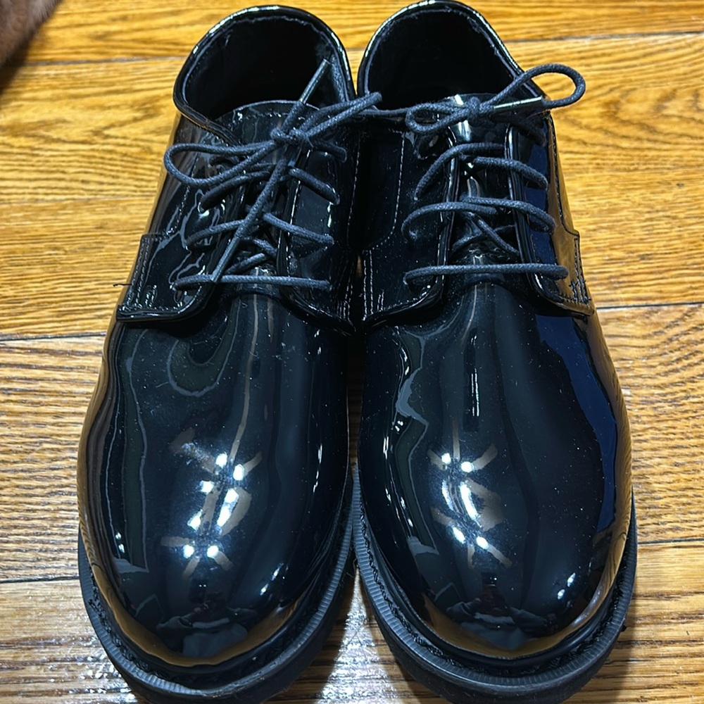 Rocky Men’s Pro-Cell Oxfords.  Shiny black. Size 9W.  Excellent condition.